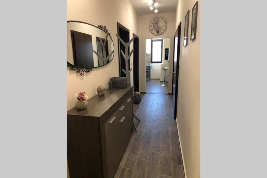 Lovely 3-Bedroom Apartment For 7 Ppl At The Centre Βάρνα Εξωτερικό φωτογραφία