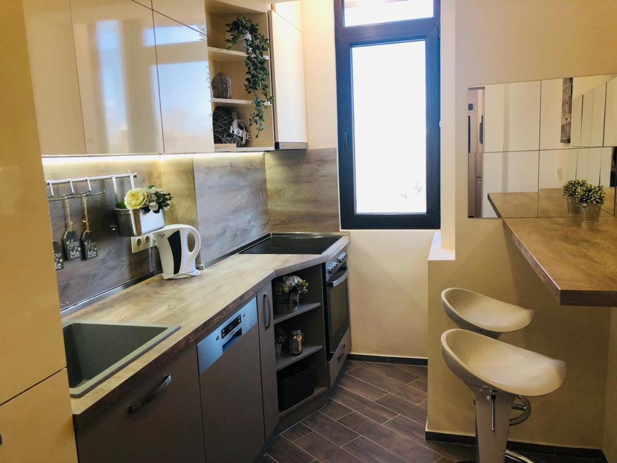 Lovely 3-Bedroom Apartment For 7 Ppl At The Centre Βάρνα Εξωτερικό φωτογραφία